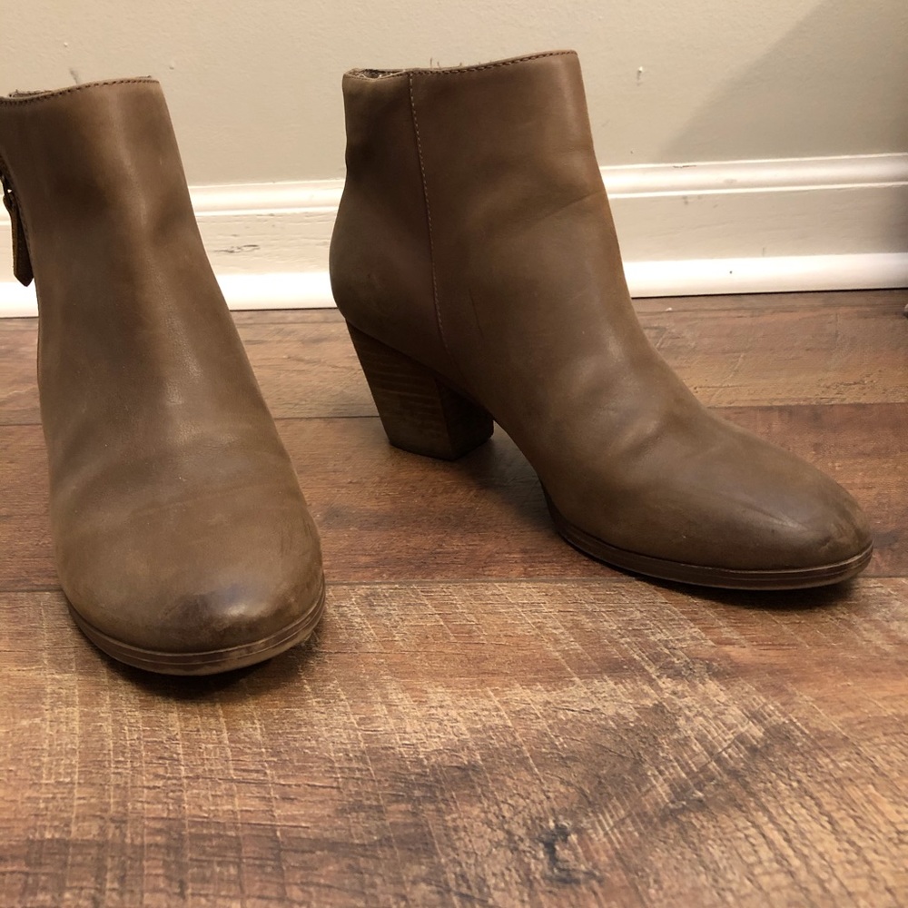 Light  Tan Booties!